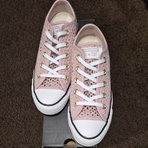 Converse Women's Plum Chalk, Crochet Sneakers, Excellent Condition, Worn Once